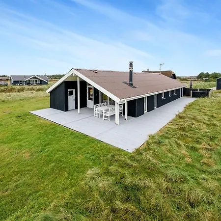 Elnur - 100m From The Sea By Interhome