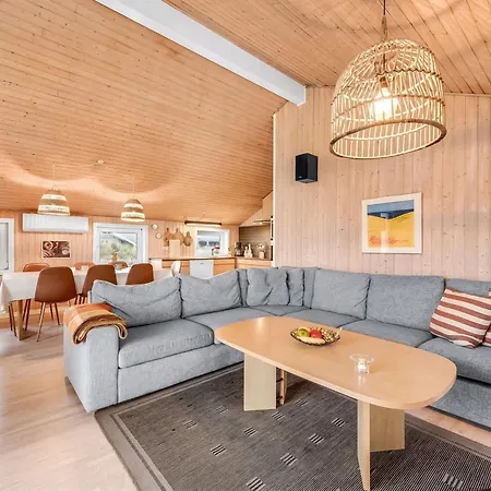 Elnur - 100m From The Sea By Interhome Nyaraló Harboør