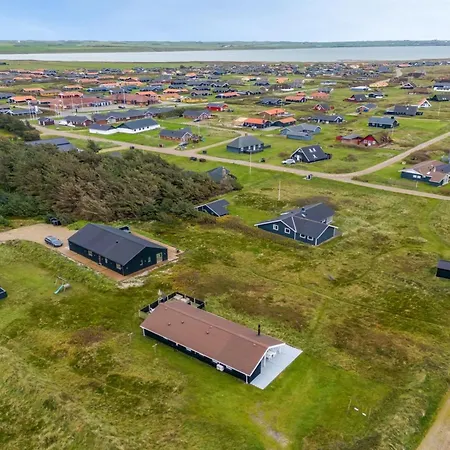 Elnur - 100m From The Sea By Interhome
